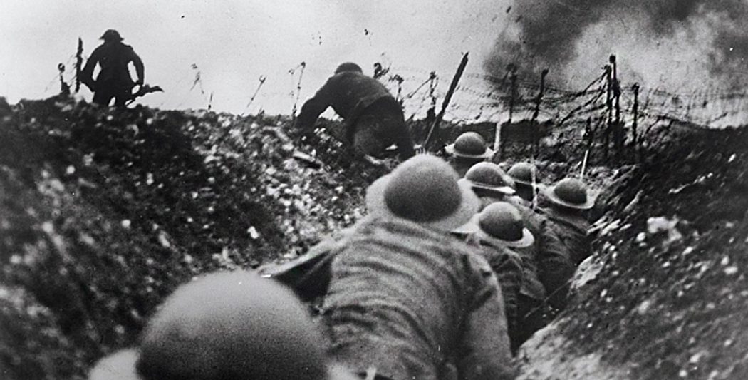 La bataille de la Somme | Assaut de soldats britanniques hors de leur tranchée | Histoire | Historyweb.fr -5